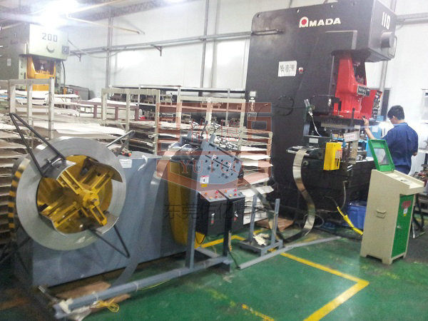 二合一整平機GO-200伺服送料機NC-200生產(chǎn)線